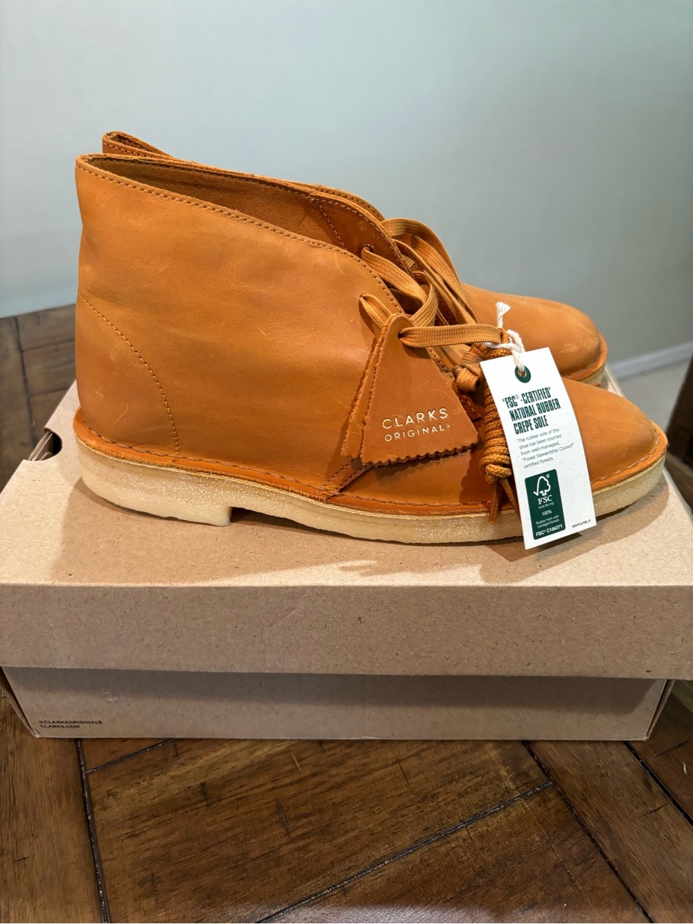 Clarks Women’s Desert Trek Leather Chukka Boots in Tan
